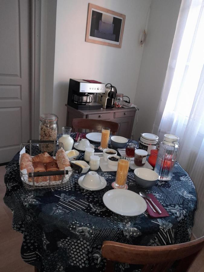 La Pause Sous Le Pin B&B Chambres D'Hotes Капестон Екстериор снимка