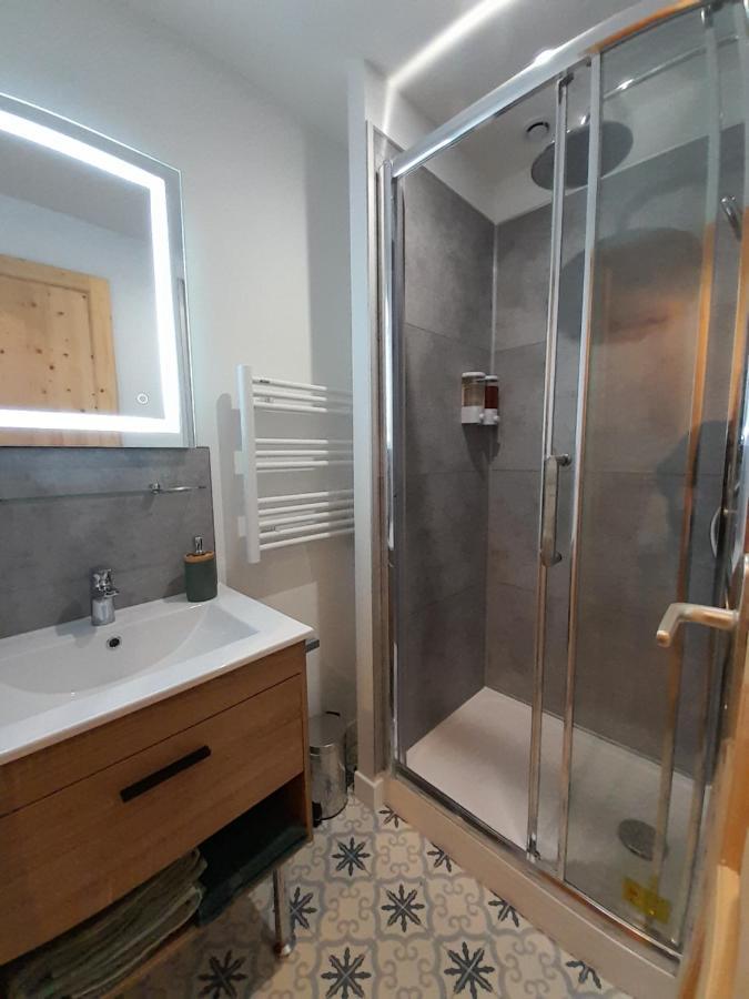 La Pause Sous Le Pin B&B Chambres D'Hotes Капестон Екстериор снимка