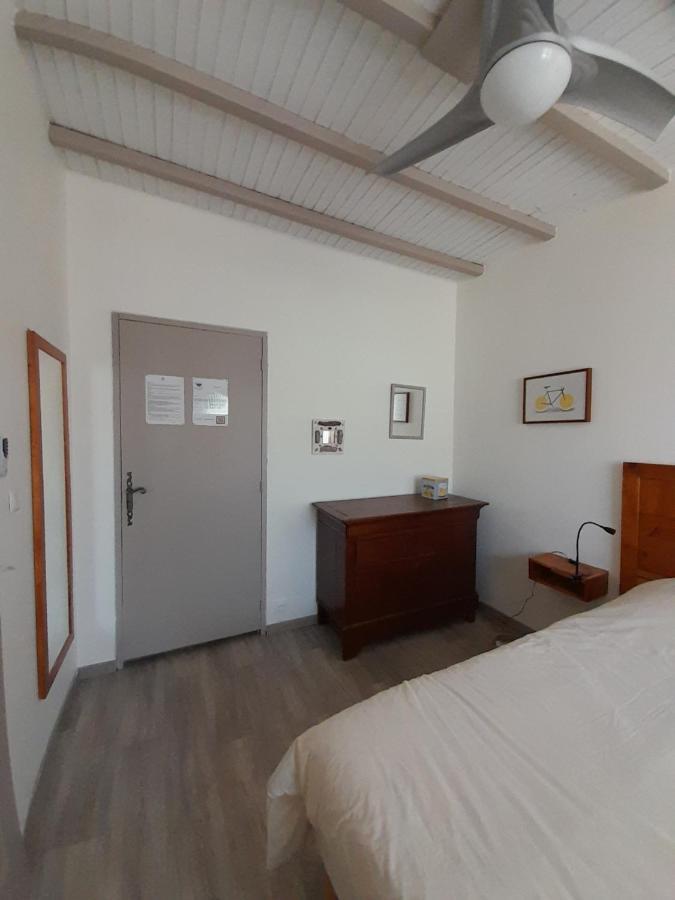 La Pause Sous Le Pin B&B Chambres D'Hotes Капестон Екстериор снимка